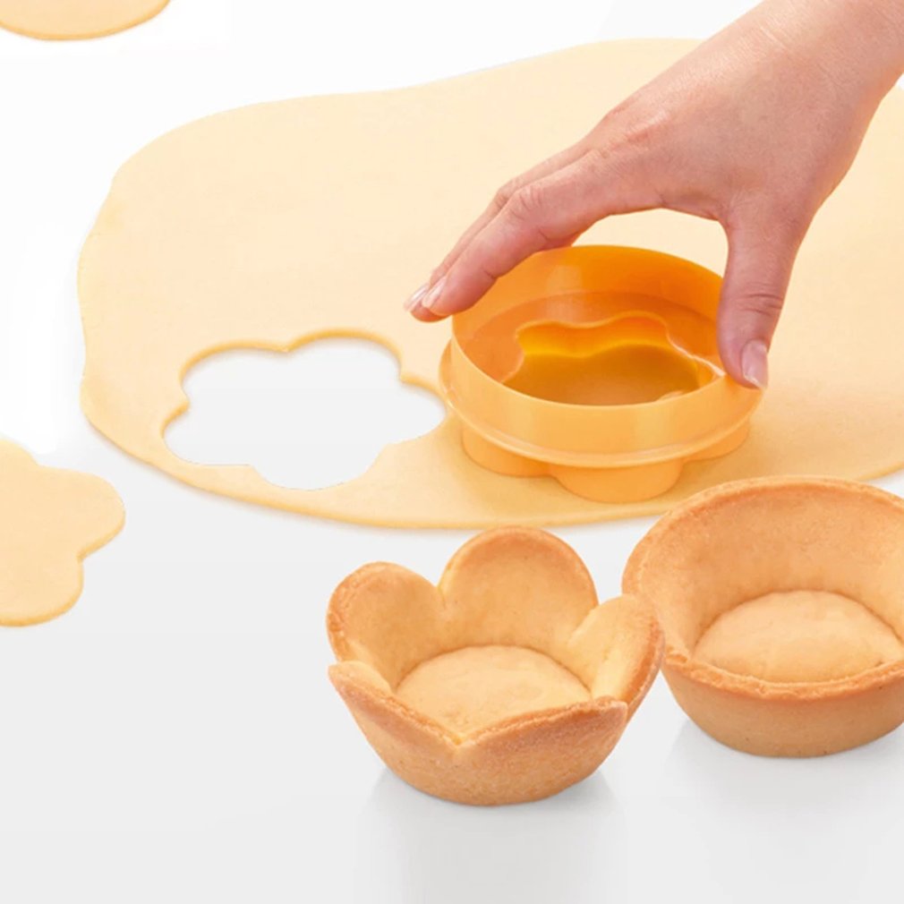 Plastic Pastry Tamper Tart Shell Molds Cake Cutter Flower
