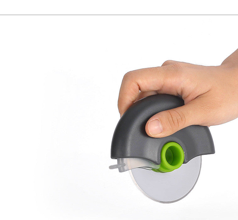 Round Roller Pizza Cutter With Protective Cover