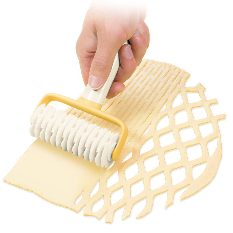 Kitchen Pizza Roller Pin Bread Hole Puncher Dough Crimper
