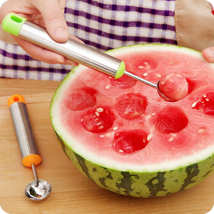 Melon-watermelon scoop