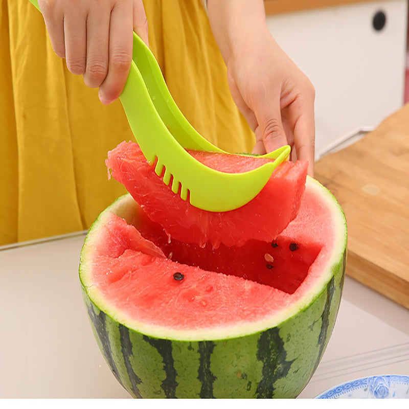 Fruit cutting watermelon cutter