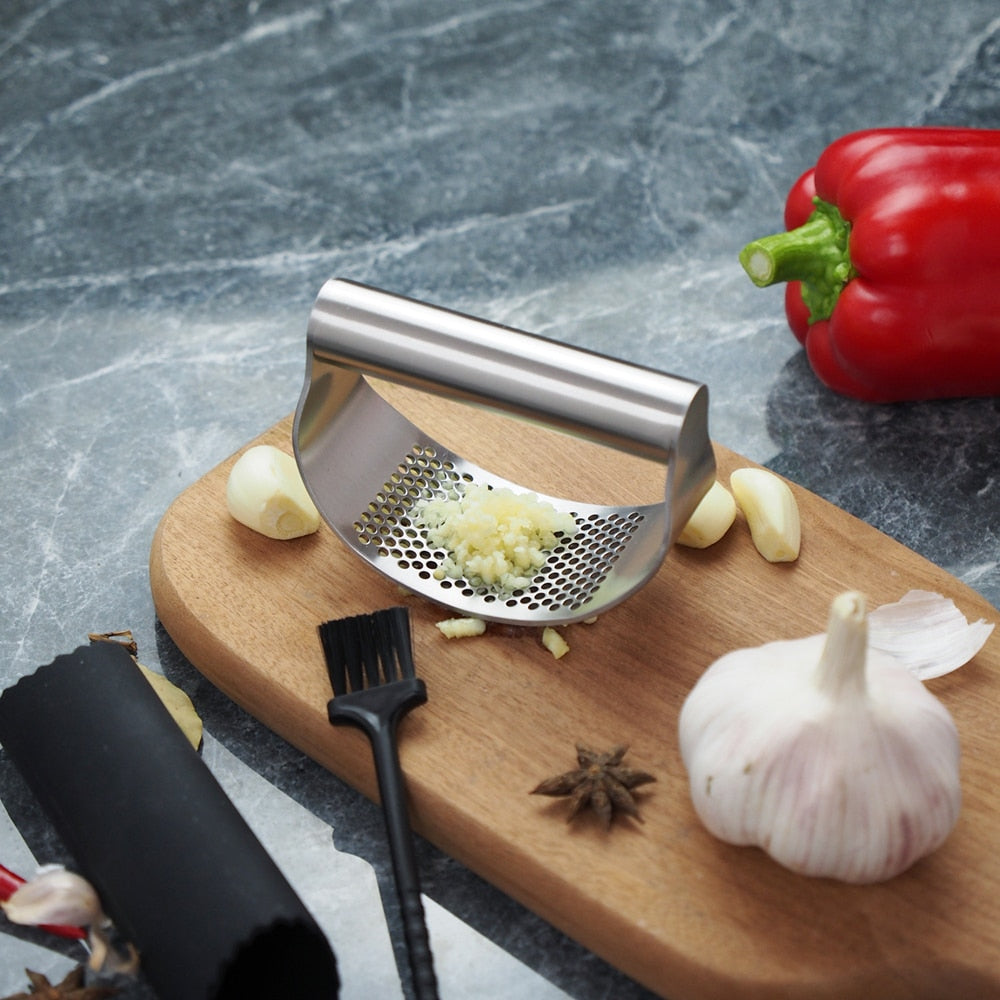 Manual Garlic Presser Curved Garlic Grinding Slicer