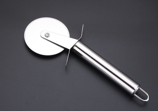 Stainless steel pizza cutter