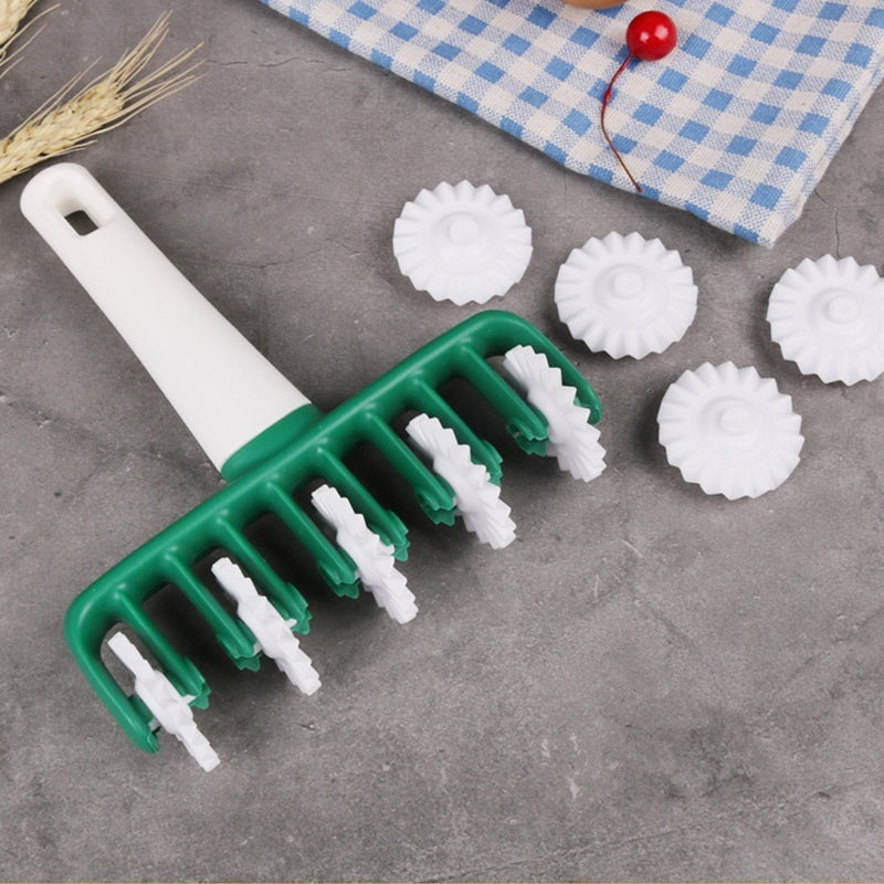 Multifunctional noodle cutter