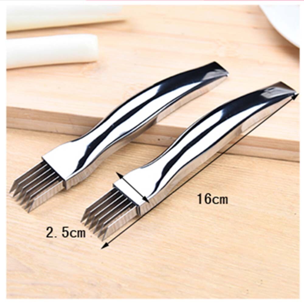 Sharp Stainless Steel Kitchen Onion Cutter