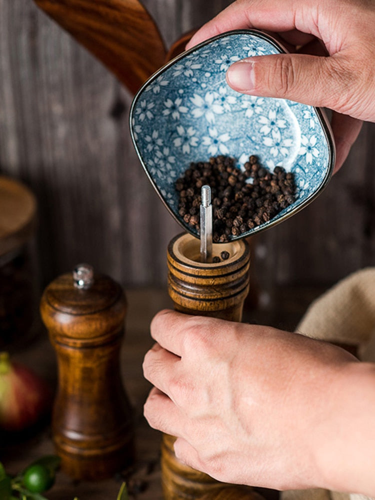 Solid Wood Spice Pepper Mill