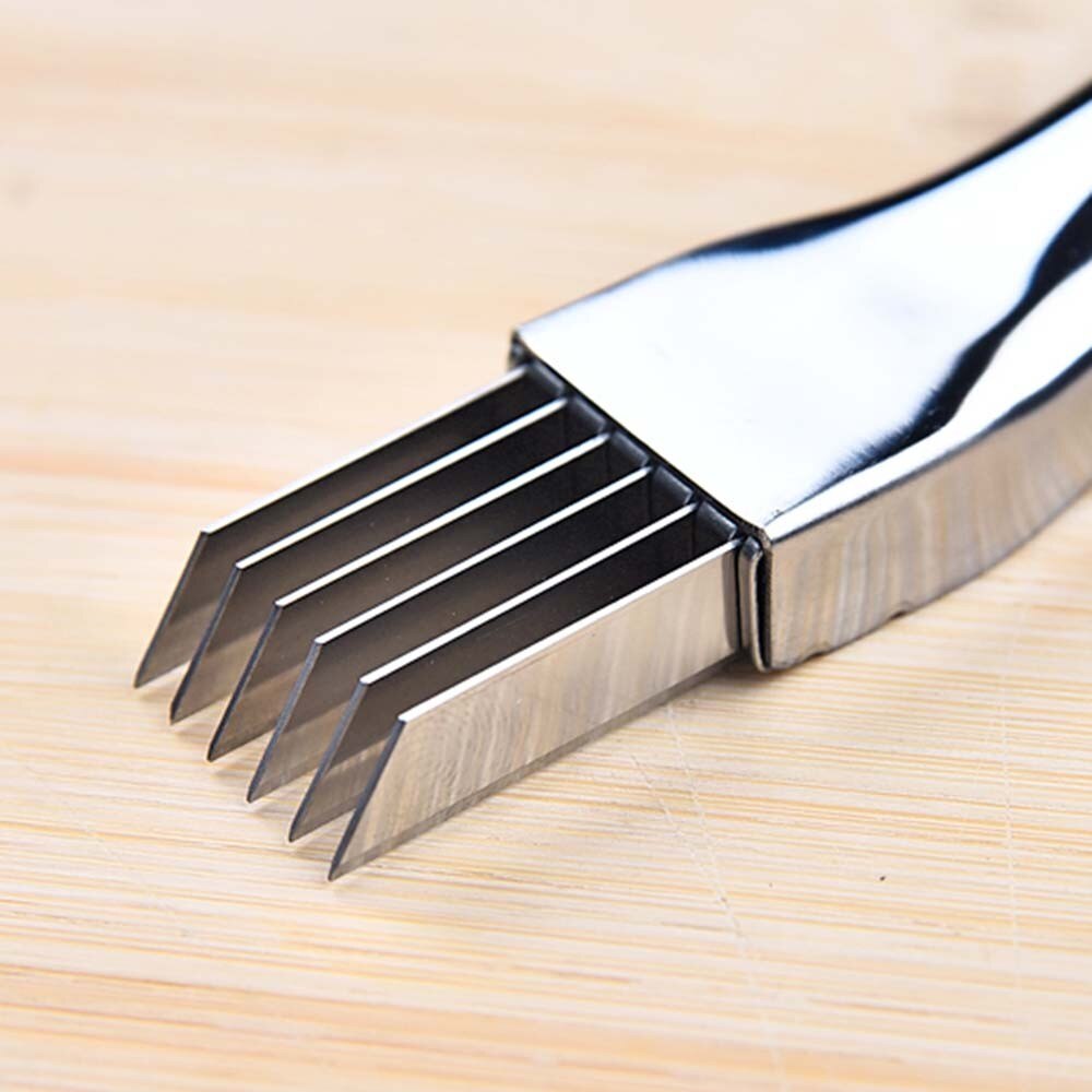 Sharp Stainless Steel Kitchen Onion Cutter